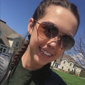 Meet your Posher, Alyssa